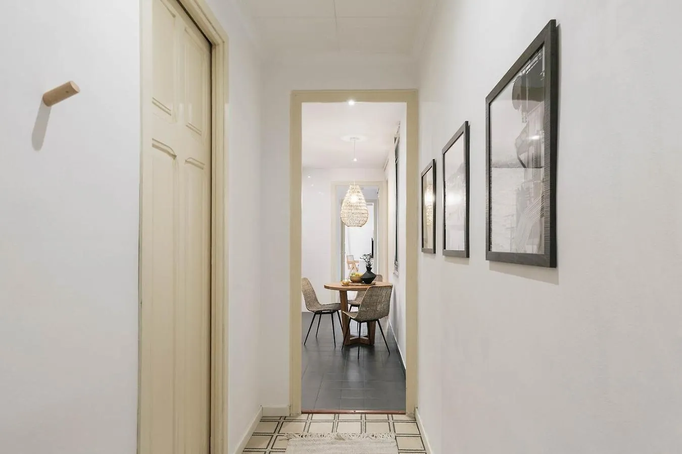Veduto - 2 Bedrooms In Eixample Esquerra Barcelona