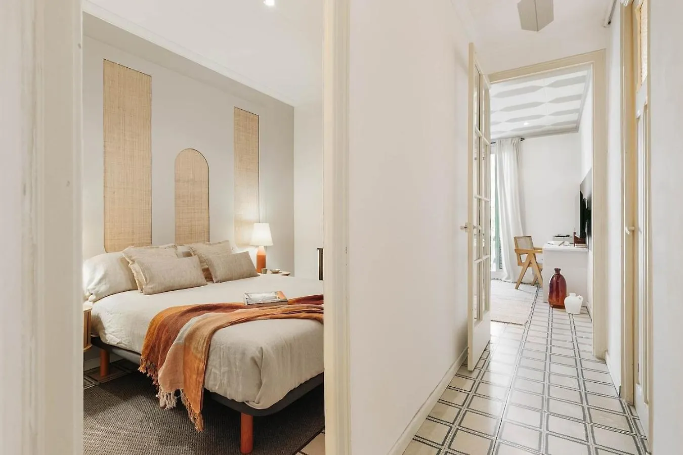 Veduto - 2 Bedrooms In Eixample Esquerra Barcelona Spain