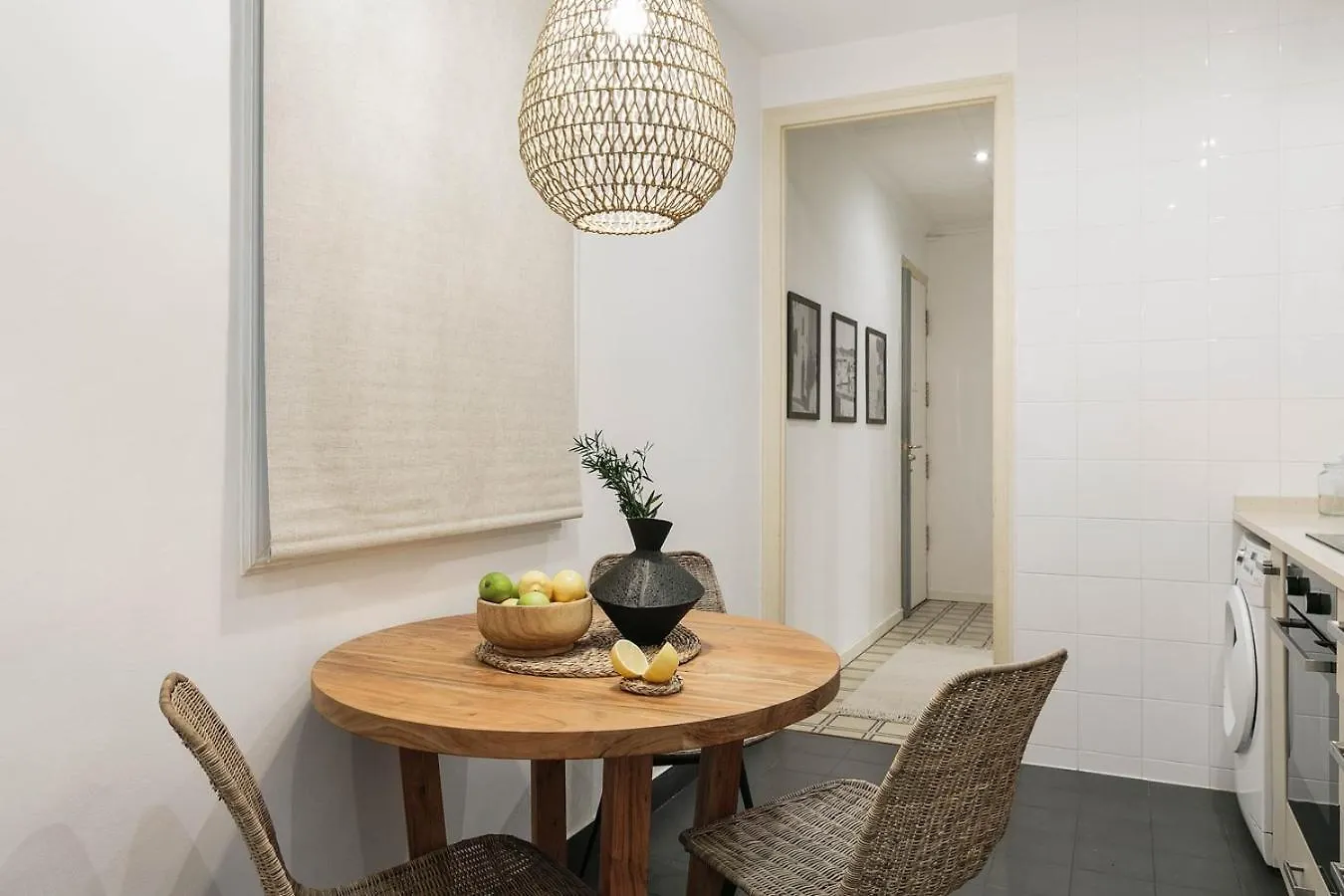 Veduto - 2 Bedrooms In Eixample Esquerra Barcelona